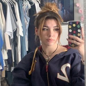 Meet your Posher, Ella